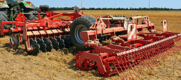 Компактная прицепная дисковая борона двухрядная DISKATOR 610 Quivogne