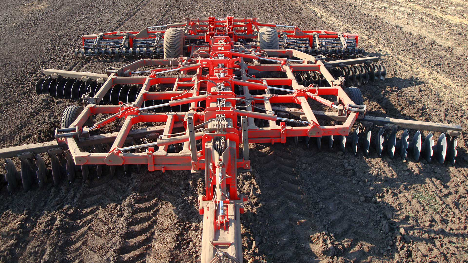 Тяжелая прицепная X-образная дисковая борона APAXR GL Quivogne