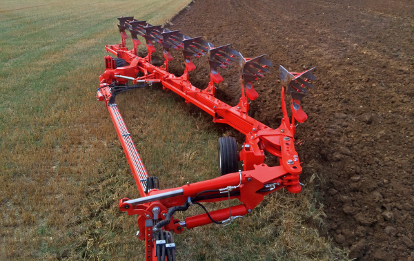 Полунавесной оборотный плуг ATLANT ONLAND Quivogne