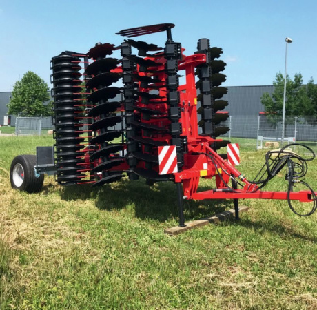 Дисковая борона двухрядная DISKACROP Quivogne