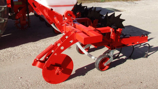 Междурядный культиватор BINEUSE Quivogne