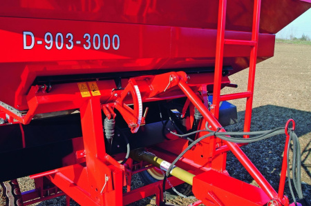 Навесной разбрасыватель удобрений D-903 / D-903 PLUS Quivogne