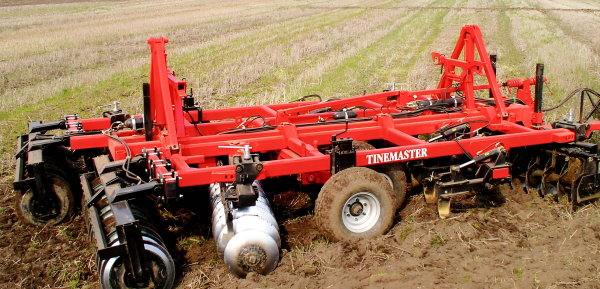 Тяжелая X-образная дисколаповая борона c гидравлически складываемой рамой TINEMASTER Quivogne 