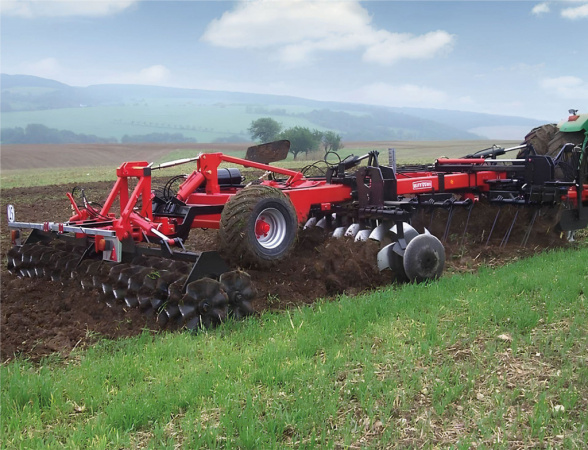 Тяжелая V-образная дисковая борона APFL FF M22 Quivogne